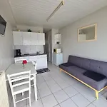 2 Separes 2 Et 5 Couchages Au Rez-de-chaussee A Chambretaud, 5 Min Puy Du Fou Apartment