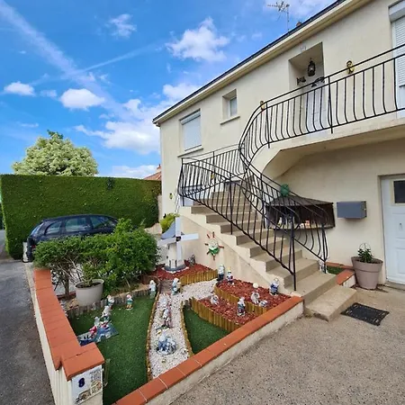 2 Separes 2 Et 5 Couchages Au Rez-de-chaussee A Chambretaud, 5 Min Puy Du Fou Chambretaud