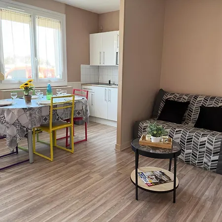 2 Separes 2 Et 5 Couchages Au Rez-de-chaussee A Chambretaud, 5 Min Puy Du Fou Chambretaud