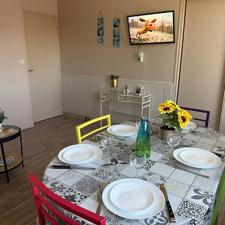 아파트 2 Separes 2 Et 5 Couchages Au Rez-de-chaussee A Chambretaud, 5 Min Puy Du Fou Chambretaud