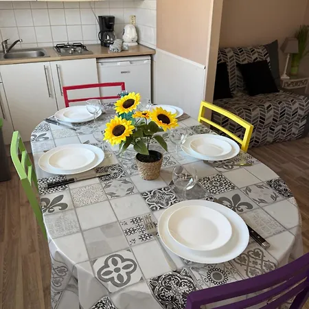 2 Séparés 2 Et 5 Couchages Au Rez-de-chaussée à Chambretaud, 5 Min Puy Du Fou * Chambretaud
