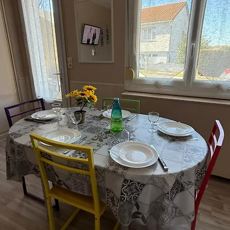 2 Séparés 2 Et 5 Couchages Au Rez-de-chaussée à Chambretaud, 5 Min Puy Du Fou *