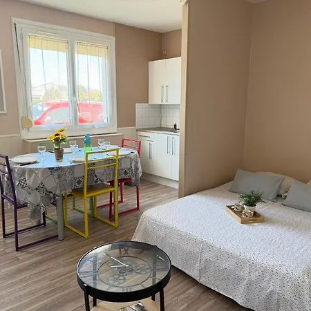 2 Separes 2 Et 5 Couchages Au Rez-de-chaussee A Chambretaud, 5 Min Puy Du Fou Chambretaud